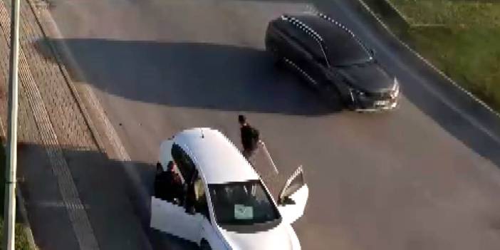 Abartılı egzozla yakalandı, polise sopayla saldırdı