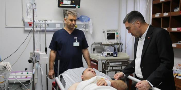 Görev başındaki polise bıçaklı saldırı