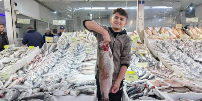 Konya’da balık tezgahları bereketlendi, fiyatlar düştü