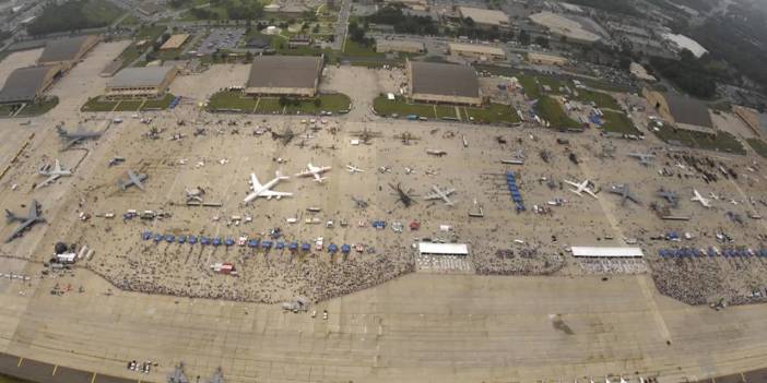 Askeri üstte şüpheli paket paniği! Beyaz toz hastanelik etti