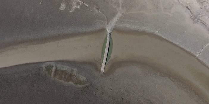Konya’da baraj çekildi, sular altındaki köy ve tarihi köprü ortaya çıktı