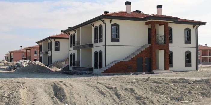 Konya’nın 2 büyük mahallesinde TOKİ konutları yükseliyor