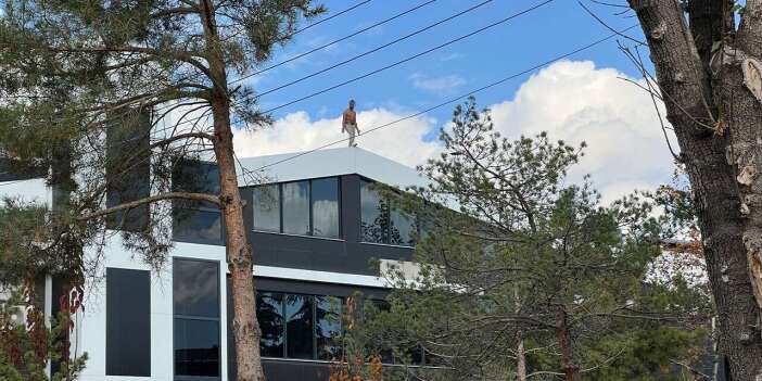 Konya’da yarı çıplak intihar girişimi