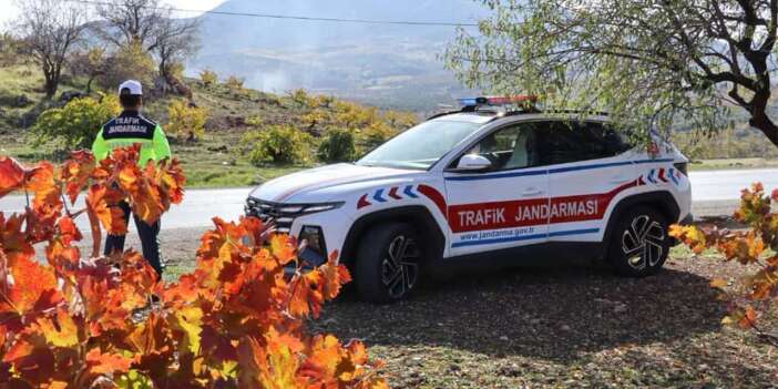 Ceza yazdığı sürücünün kim olduğunu öğrenince kendi cebinden ödedi