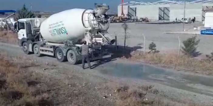 Yer Konya! Aceleyle geldi, yol kenarına atık döküp kaçtı