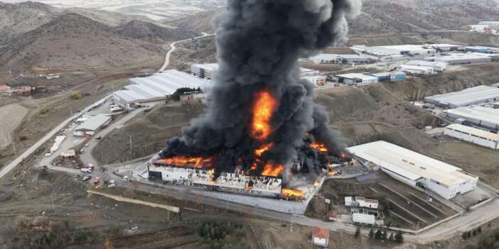 OSB’de büyük fabrika yangını