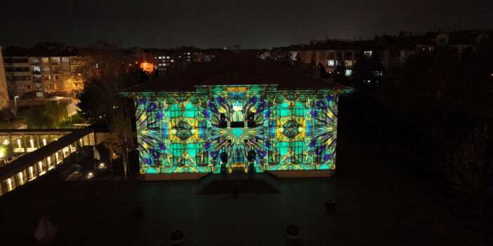 Konya’nın yeni dev ekranı Taş Bina oldu