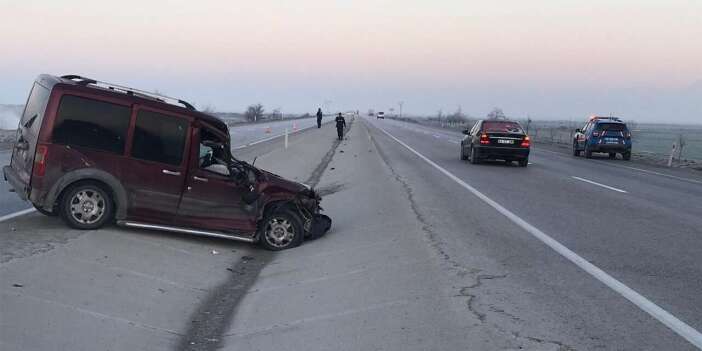 Konya’da kontrolden çıkan araç takla attı! Sürücü hastaneye kaldırıldı