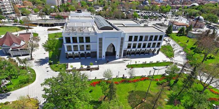 Konya’nın önünde uzun kuyruklar oluşan kütüphanesi kapanıyor