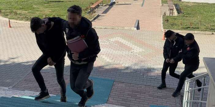 Konya'daki uyuşturucu operasyonunda yakalanan 2 zanlı tutuklandı