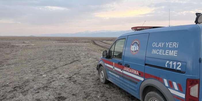 Ava gittiği arkadaşını başından vurdu