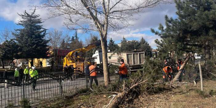 Konya’nın en işlek caddesinde TIR kazası