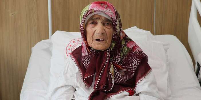 87 yaşındaki kadın karın ağrısıyla gittiği hastaneden 4 buçuk kilo eksik döndü