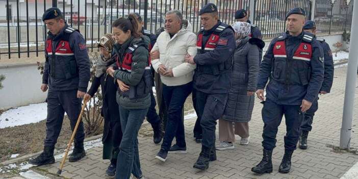 87 yaşındaki kadın, ölen kardeşinin kimliğiyle devleti 15 milyon lira dolandırdı