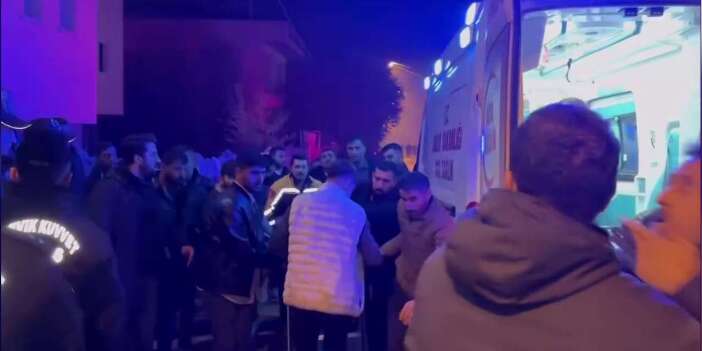 Havaya ateş açtı, balkonda oturan genç öldü