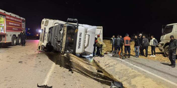 Talaş yüklü TIR devrildi! Emrah Aydın korkunç şekilde can verdi