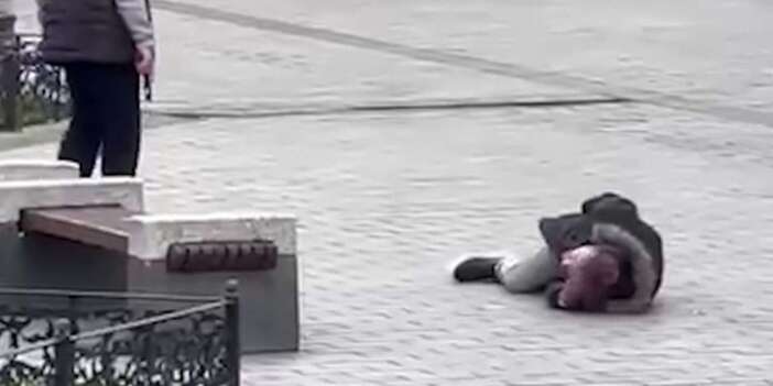 Önce silahla vurdu, sonra başında nöbet tuttu