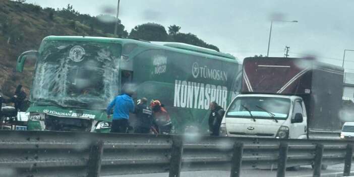 Konyaspor otobüsü İstanbul’da kaza yaptı