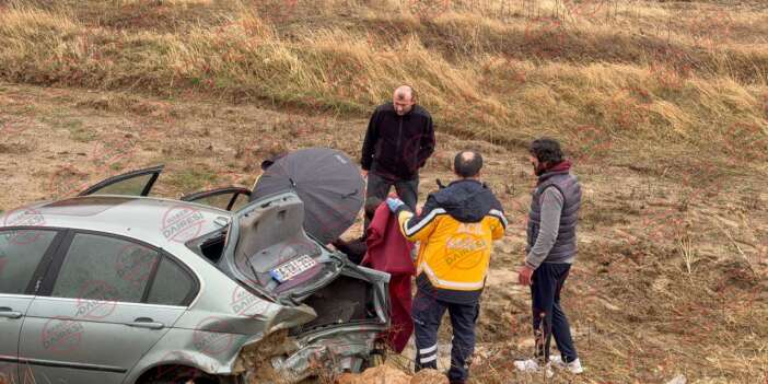 Konya’da otomobil şarampole yuvarlandı, ekipler ve vatandaş seferber oldu