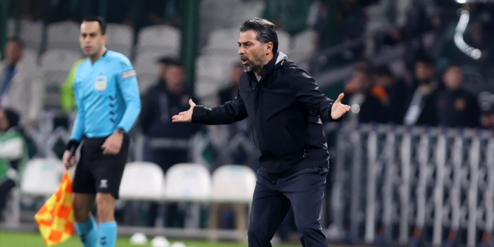 Konyaspor teknik patronu İlhan Palut: Başımız belada