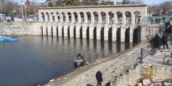 Konya’da son yağışlarla can bulan Beyşehir Gölü’ndeki su seviyesi ölçüldü