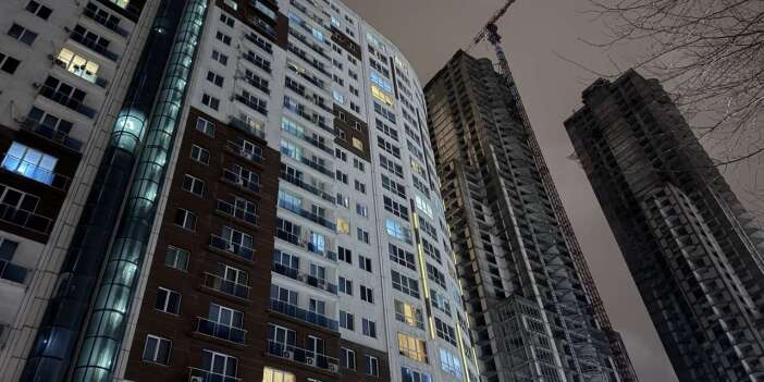 Rezidans koridorunda 2 kişi silahla vurulmuş halde ölü bulundu