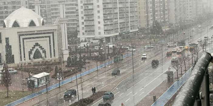 Konya’da kar yağışı görsel şölen sundu