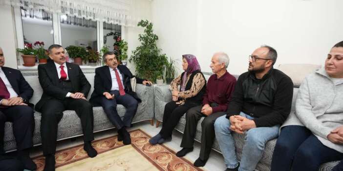 Bakan Tekin ve Bakan Çiftçi’den Fatma Nur öğretmenin Konya’daki ailesine taziye ziyareti