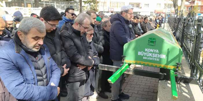 Konyalı Gazeteci Ahmet Akbıyık babasını toprağa verdi