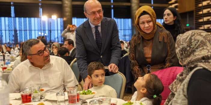 Başkan Pekyatırmacı, Ramazan’ın bereketini Konyalılarla paylaşıyor