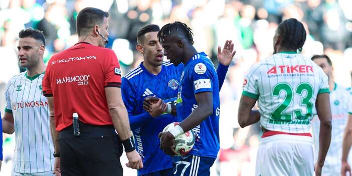 Konyaspor maçındaki hakem kararlarına bir tepki de milletvekilinden