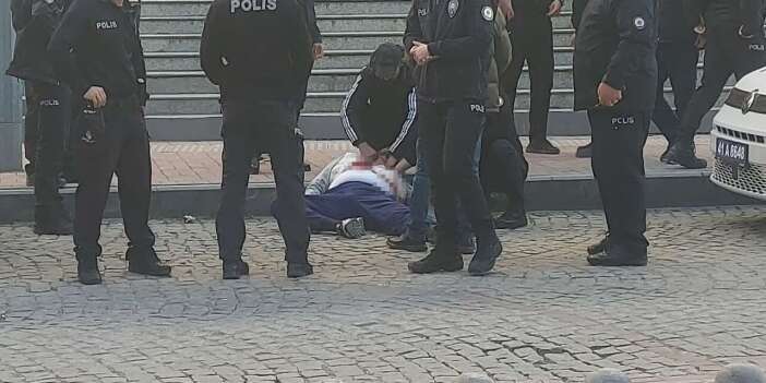 Adliye önünde cinayet! Kendisini istismar eden kişiyi öldürdü