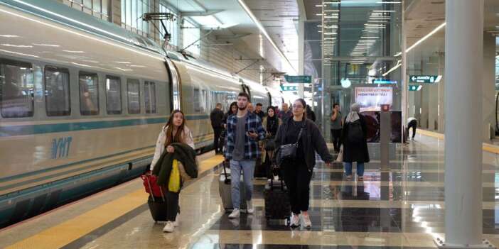 Konya Mavi Ekspresi’nin bayram seferlerine ilave vagon eklenecek