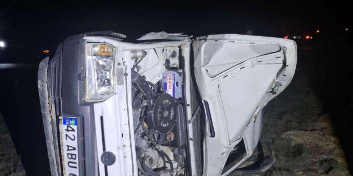 Konya’nın dar yolunda yeni kaza! TIR ile çarpışan otomobil devrildi