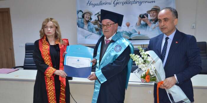 Konya’da 74 yaşındaki Hasan Bayrak, hayali olan mesleğe kavuştu