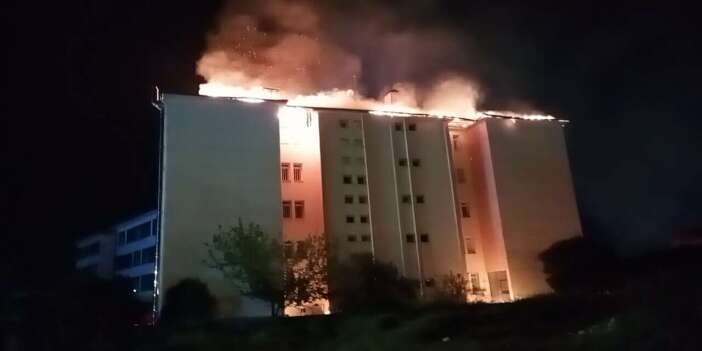 Fen lisesi yurdunda yangın felaketi! 46 öğrenci tahliye edildi