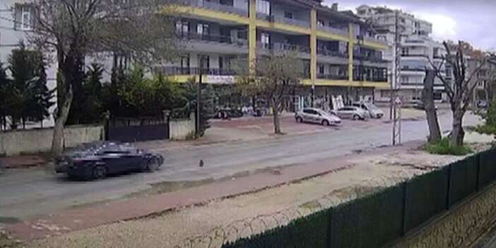 Konya’da yürek yakan kaza! Ölen annesinin başından ayrılmadı