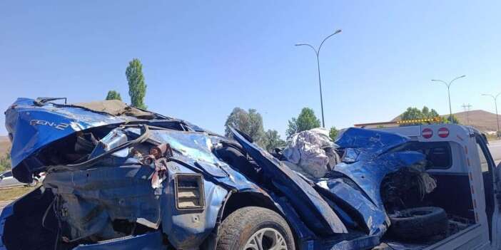 Aile ziyareti dönüşü kaza! Uzman çavuş, eşi ve 8 aylık bebekleri hayatını kaybetti
