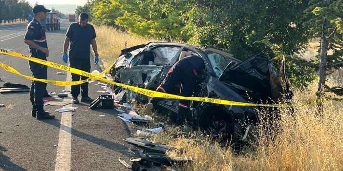 Gurbetçi ailenin bulunduğu araç devrildi, 3 kişi hayatını kaybetti