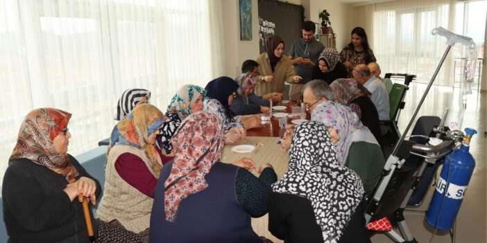 Konya’da hastane koridorlarında iyilik zinciri! Minik hastalar için hazırlandı
