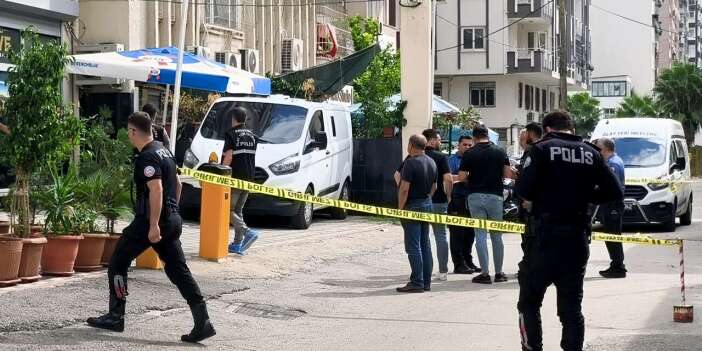 Kuyumcuya silahlı saldırı! İş yeri sahibi öldü, 1 kişi ağır yaralandı