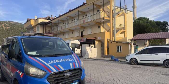 Pansiyonda çifte ölüm! Karı-kocanın banyoda cesedi bulundu