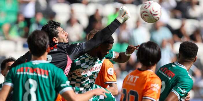 Konya’da kazanan çıkmadı! Konyaspor ile Başakşehir puanları paylaştı