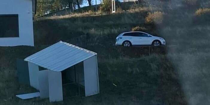 Konya’da fırtına garajı kaptı, lüks otomobili sahibine bıraktı