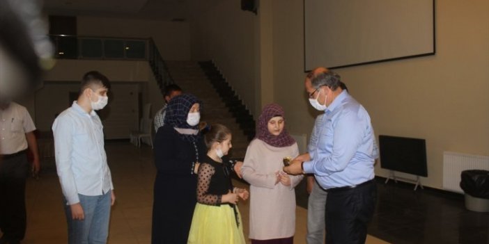 Konyalı görme engelli hafız Ravzanur Koçaker ödüllendirildi