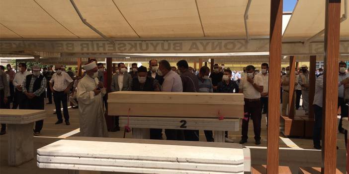 Koronavirüsten hayatını kaybeden Çumra Belediye Başkanı Halit Oflaz son yolculuğuna uğurlandı