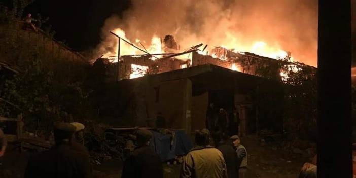 Yaşlı kadının evinde çıkan yangın 4 evi daha kül etti! Ev sahibi aranıyor
