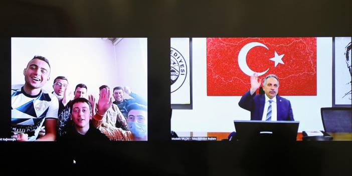 Güneş Sistemini tartıştıkları görüntü binlerce kez izlenen Konyalı gençlere Kayseri'den kayak daveti