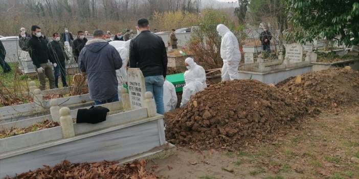Büyük acı! Üç kardeş bir ay içinde koronavirüs kurbanı oldu