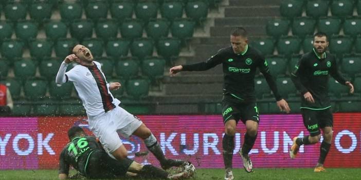 Konyaspor şiddetli yağış altındaki zorlu maçtan yenik ayrıldı